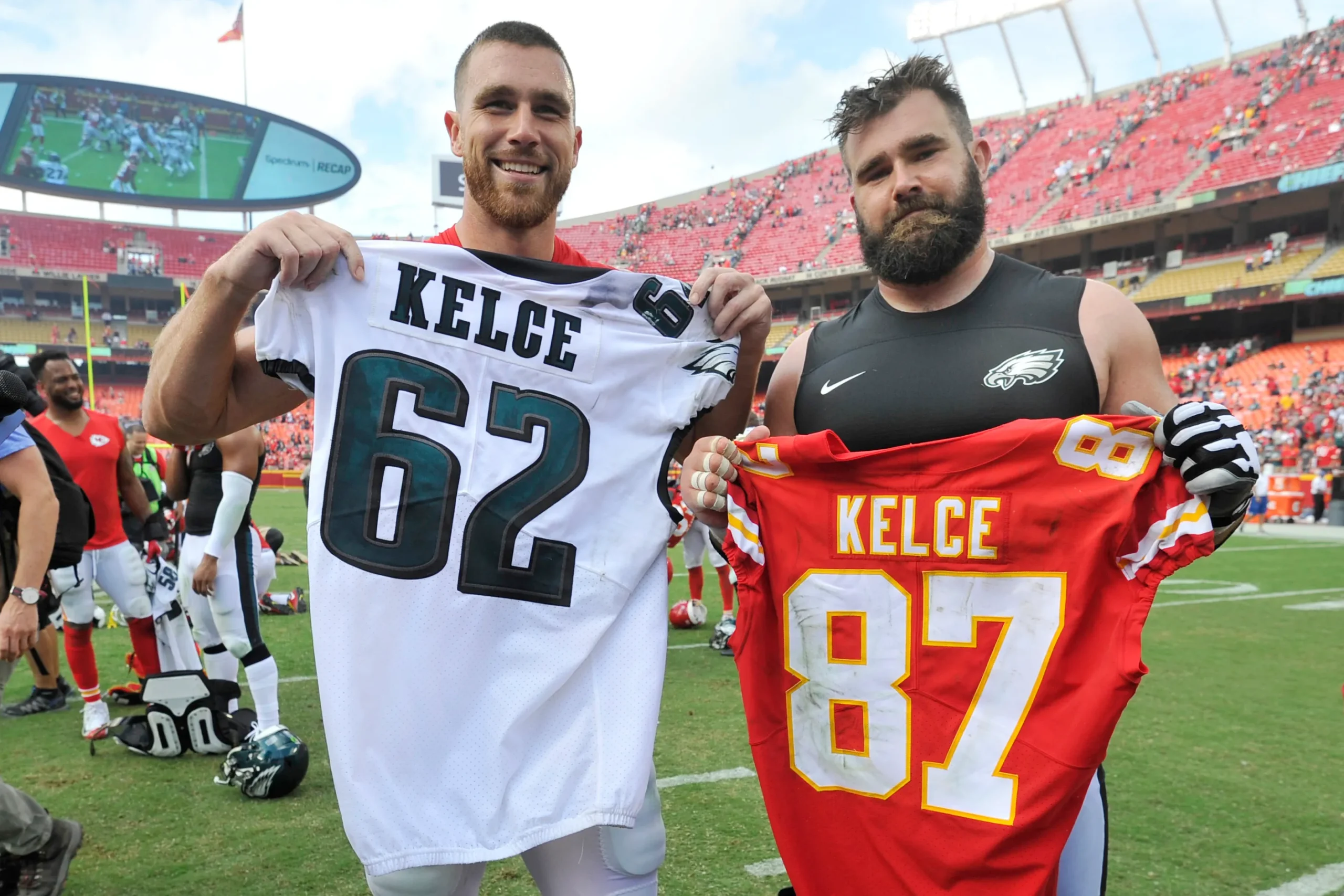 how tall is travis kelce